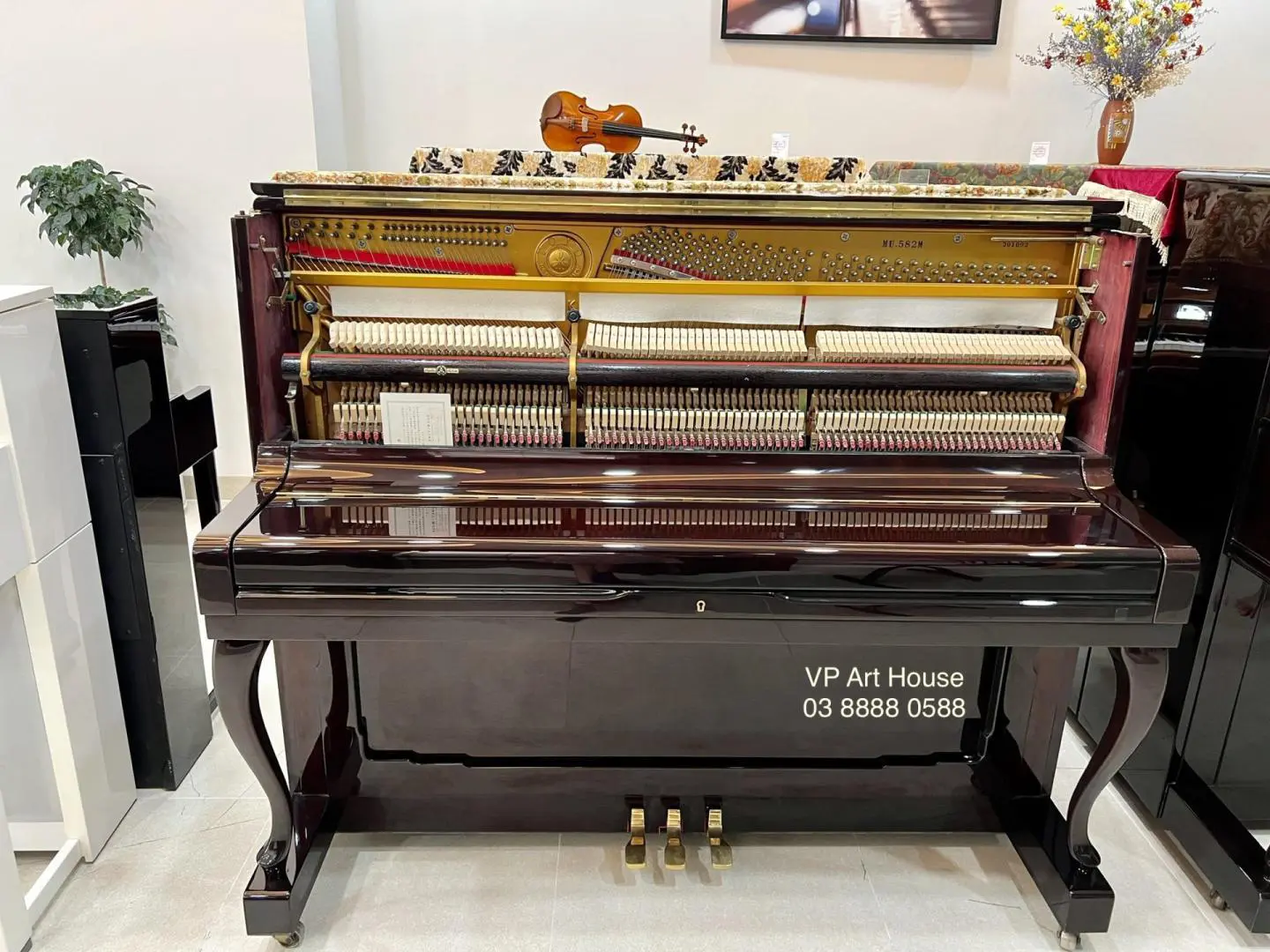 Bên trong bộ máy hành động của Apollo MU 582M