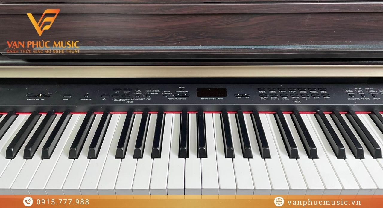 YAMAHA CLP 330R