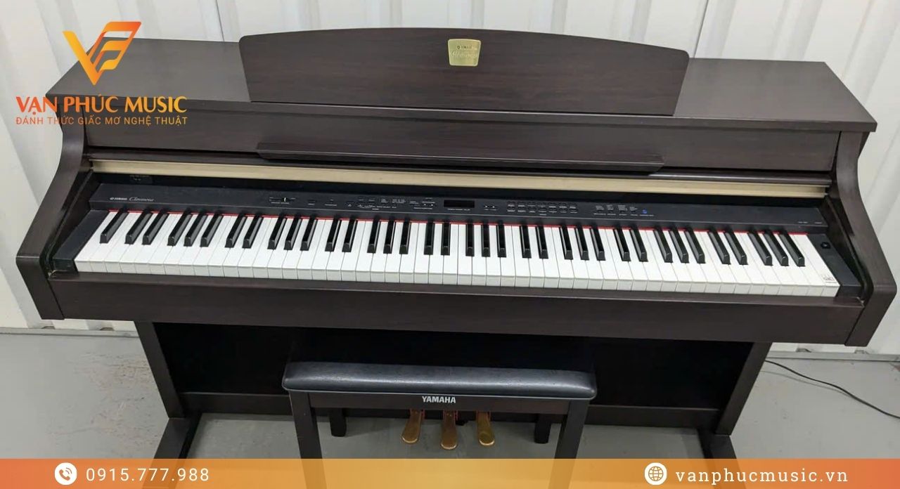 YAMAHA CLP 330R