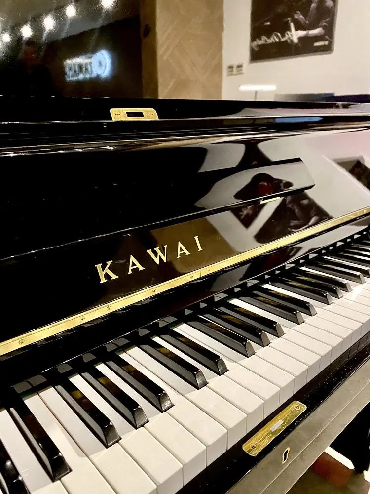 Thiết kế bên trong đàn piano Kawai KU2