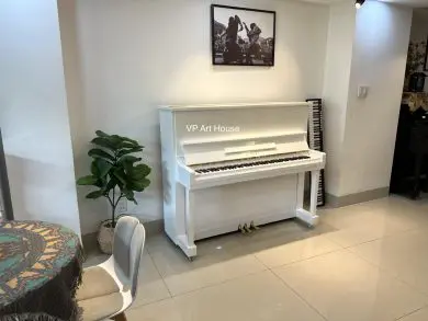 Kiểu dáng của Kawai KS1 giúp tôn dáng và nâng tầm sự sang trọng của người chơi