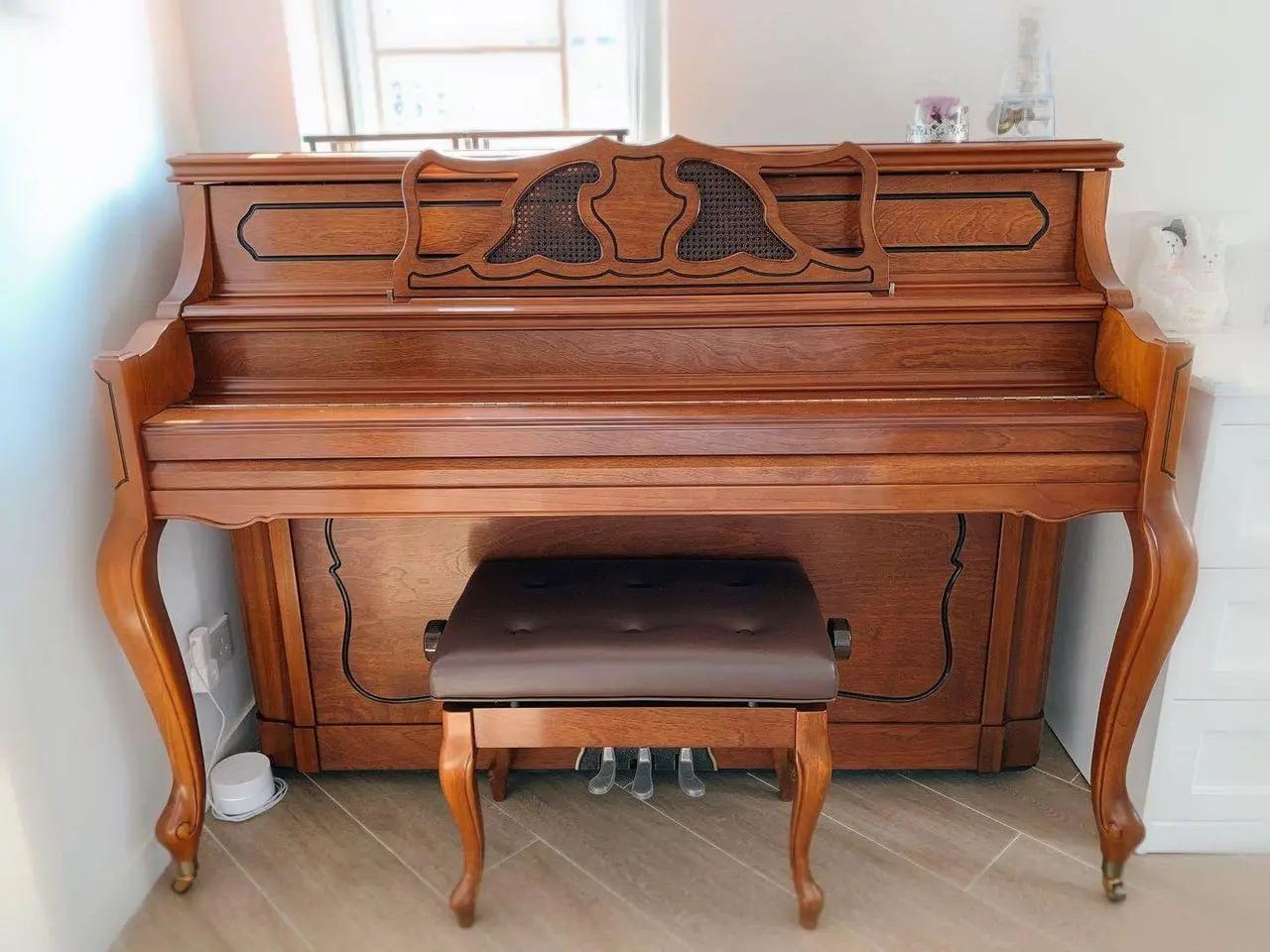Đàn piano cơ upright Kawai C880FRG