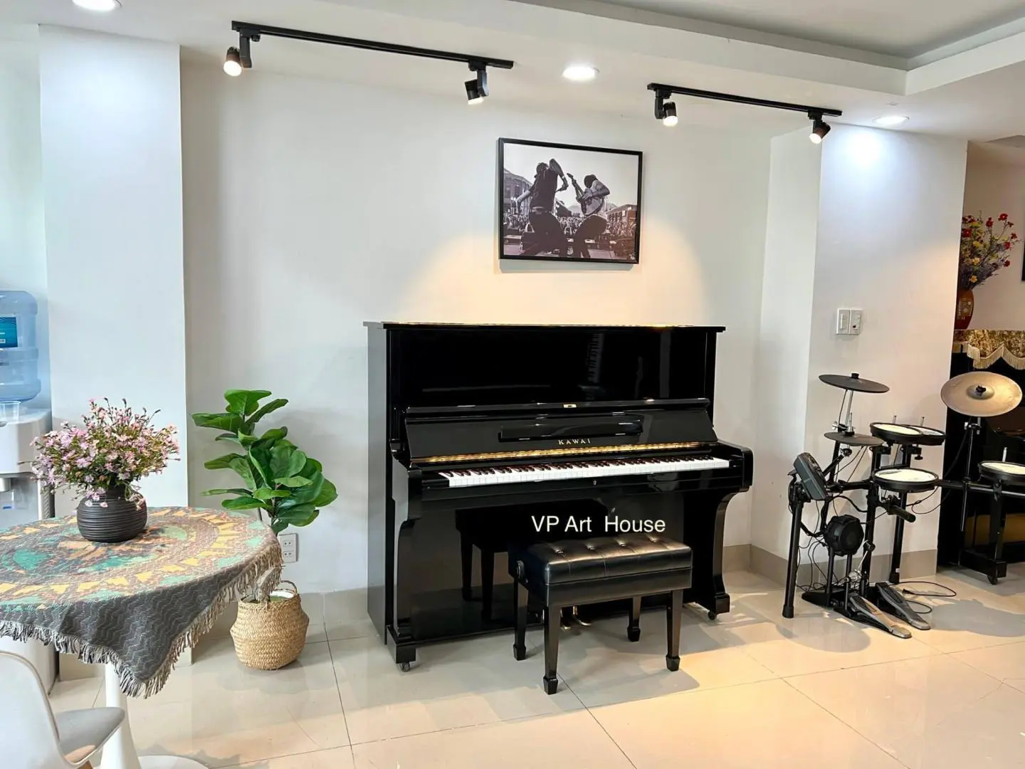 Kawai BL61 sẽ bổ sung vẻ đẹp sang trọng cho không gian nội thất của gia đình bạn