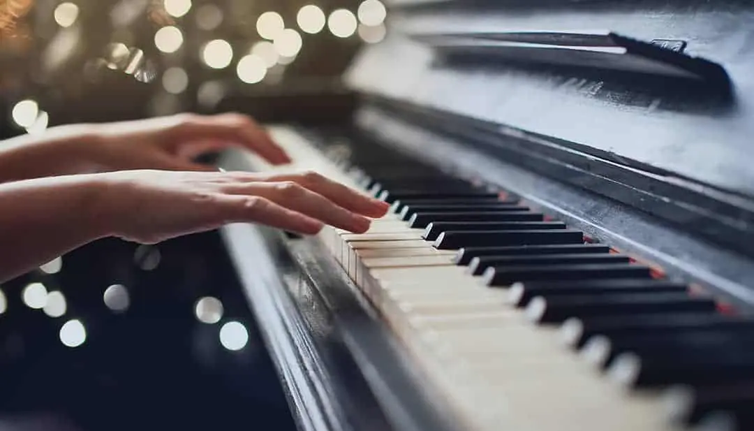 Yamaha U1H có âm thanh vang sáng và phong phú