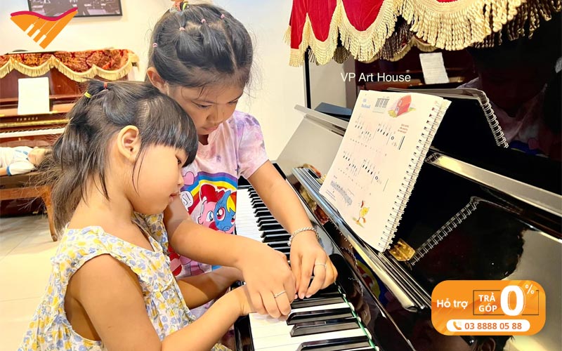 loi-ich-cua-viec-hoc-dan-piano-cho-be-4-tuoi