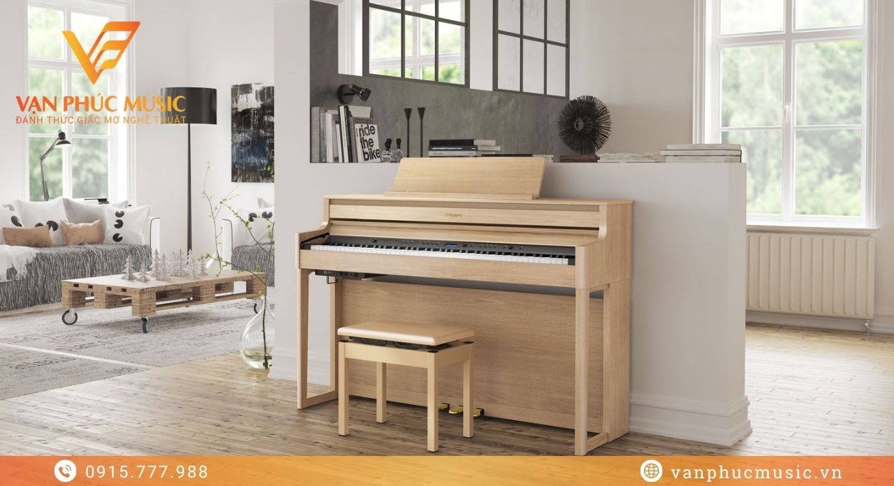 ROLAND HP 704LA