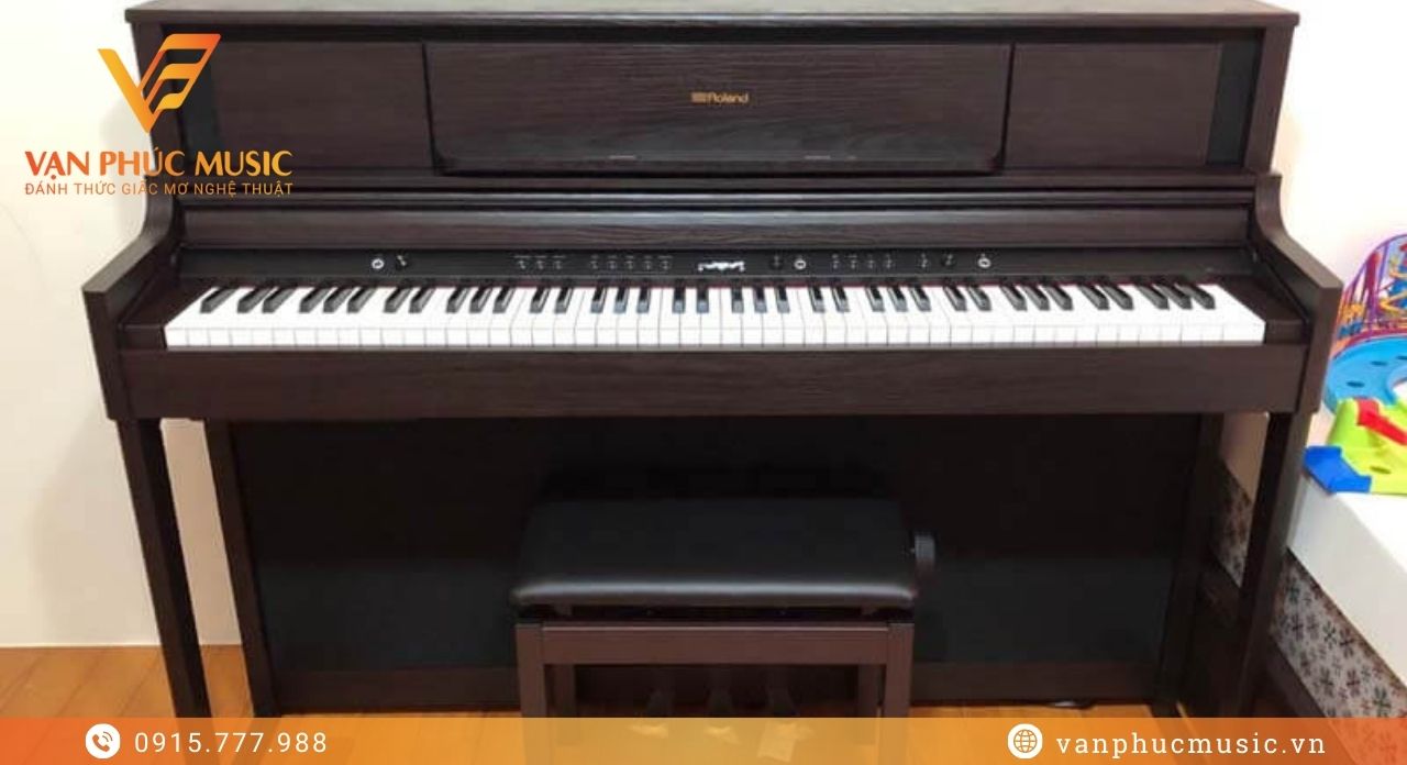 ROLAND LX 705DR