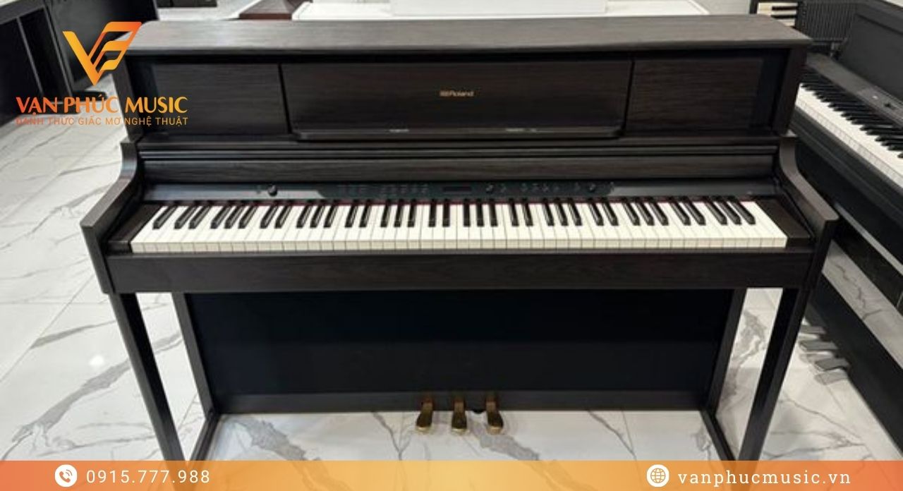 ROLAND LX 705DR