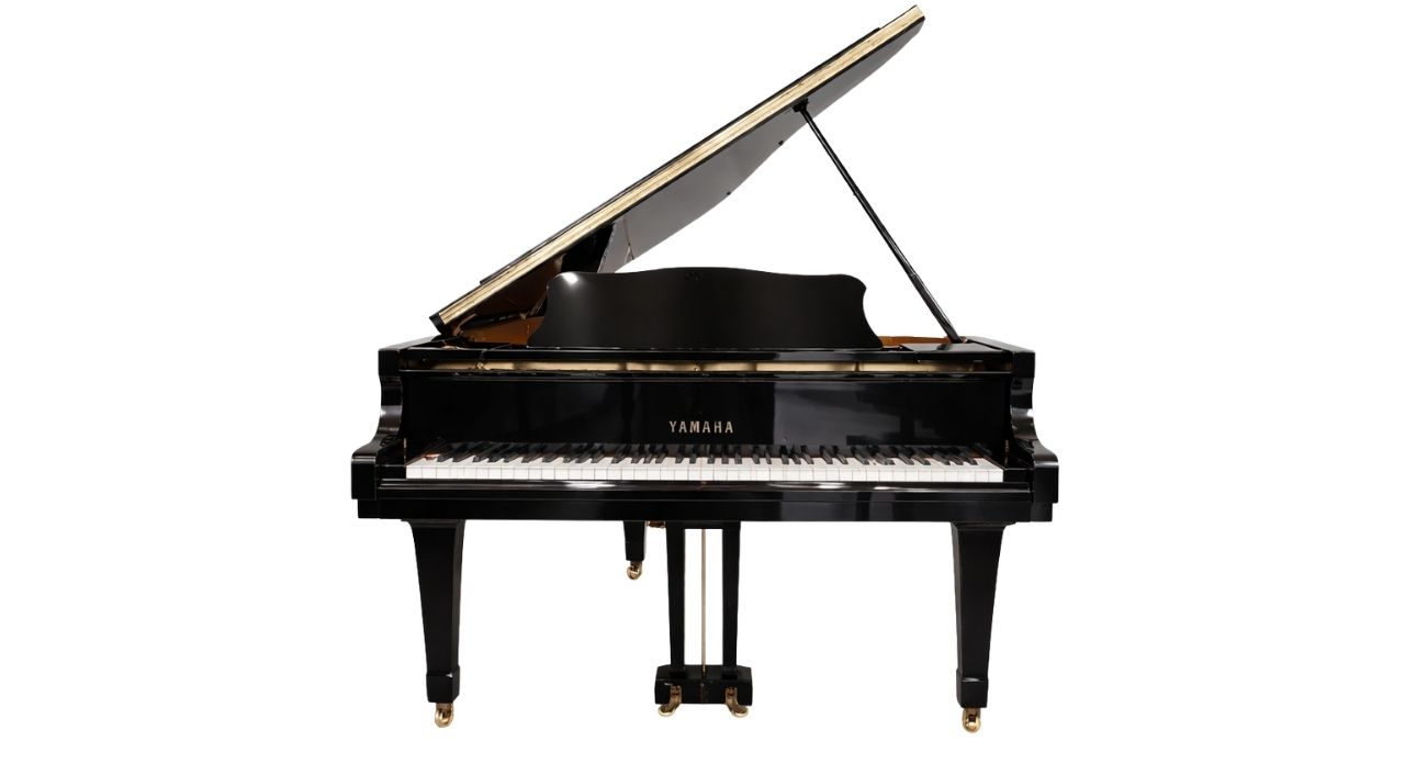 YAMAHA C3