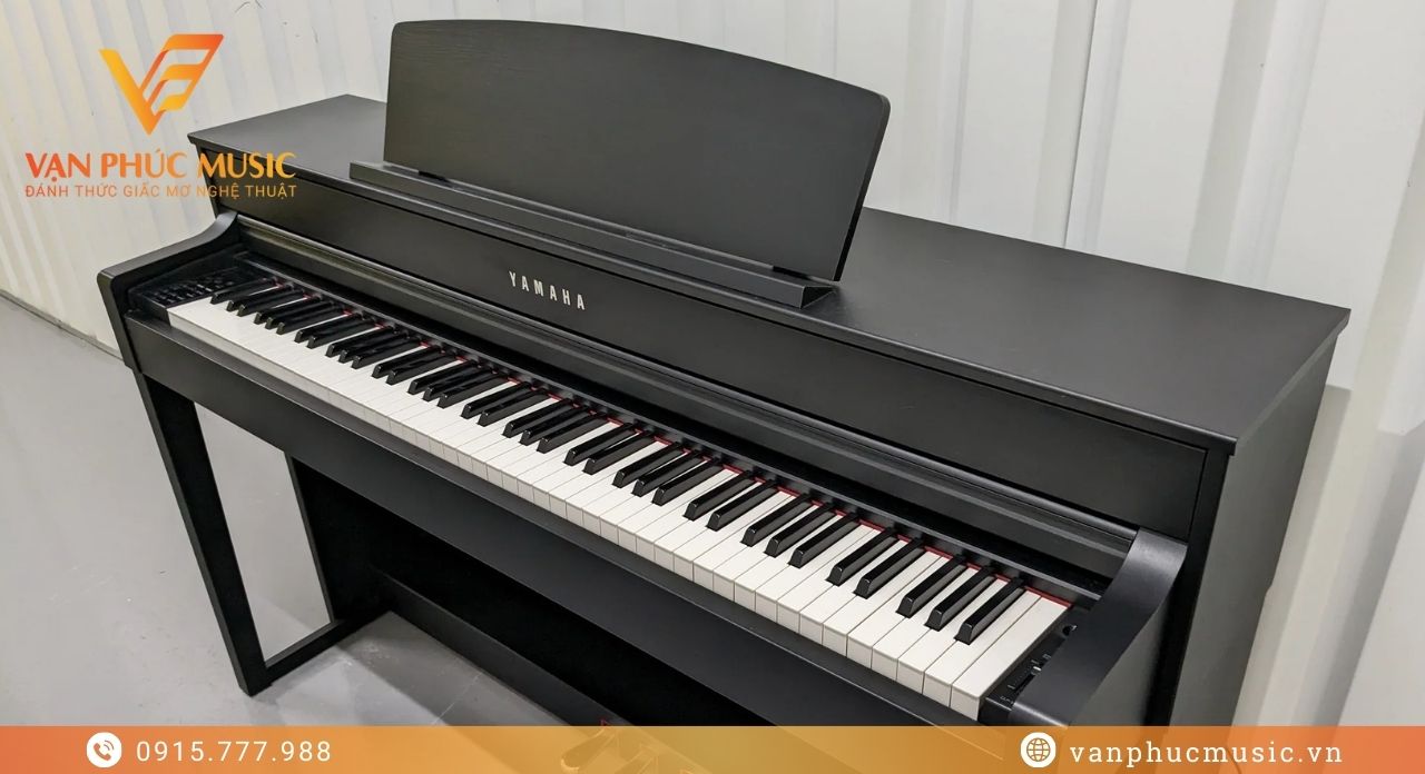 YAMAHA CLP 575B