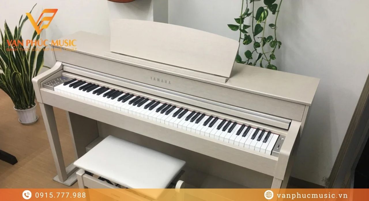 YAMAHA CLP 575WA