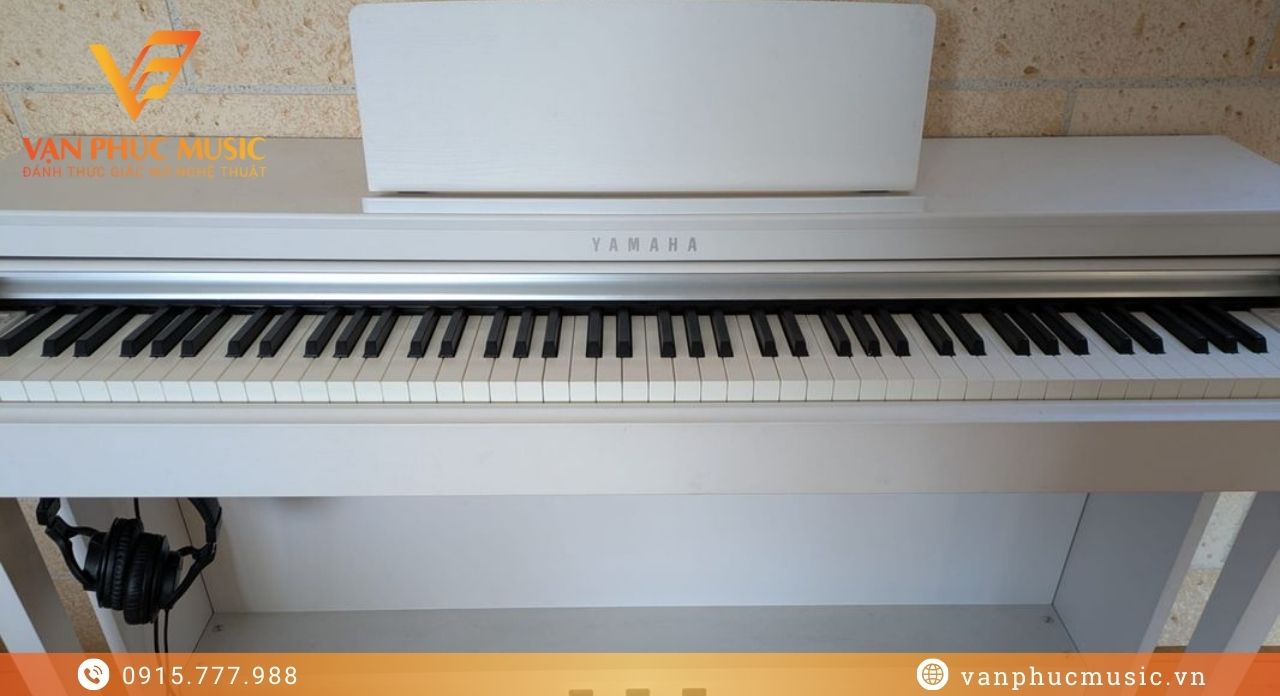 Yamaha CLP 575WH