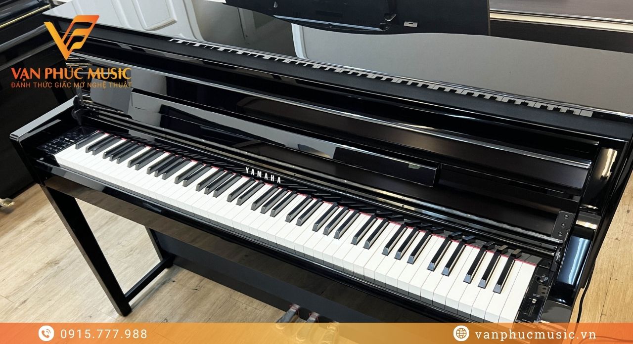 YAMAHA CLP 585PE