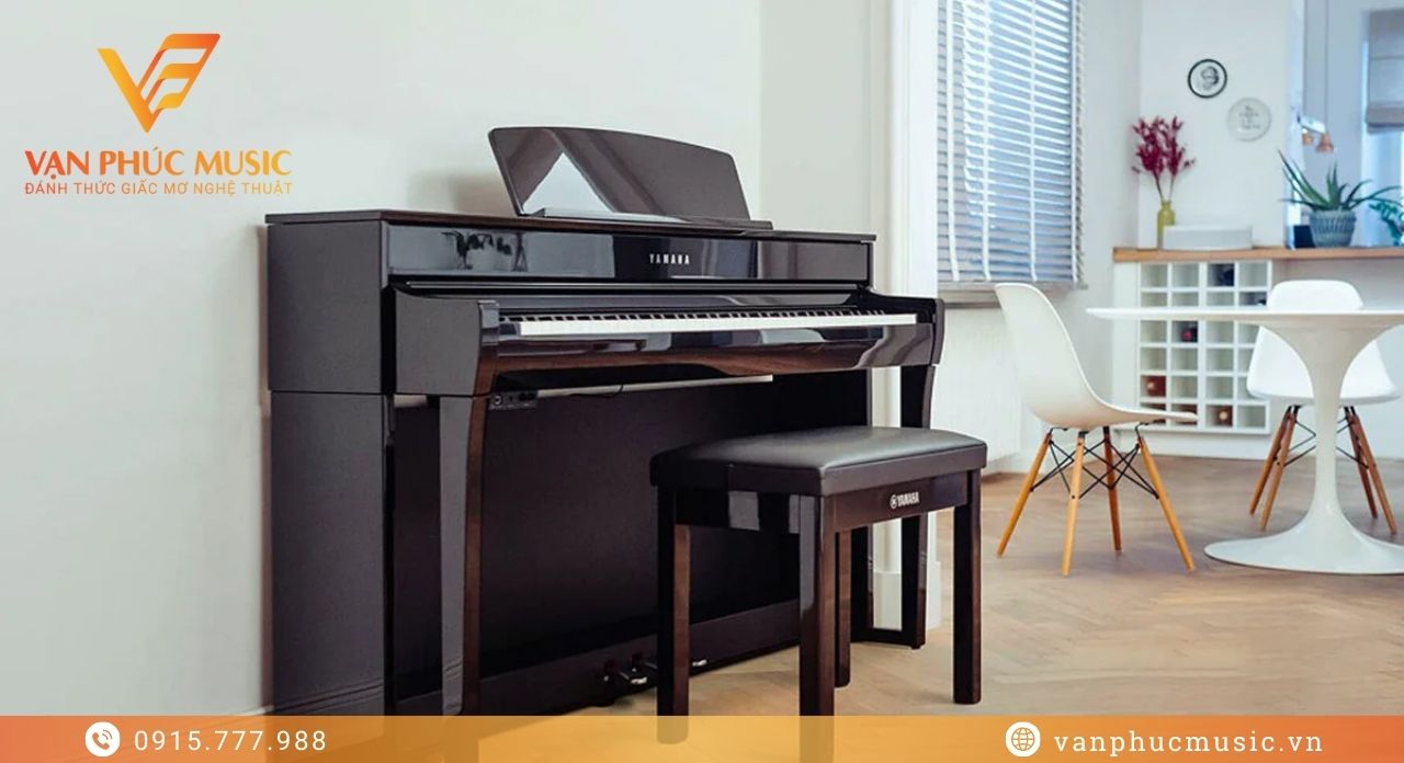 YAMAHA CLP 735PE 