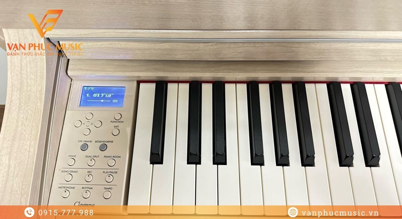 YAMAHA CLP 735WA