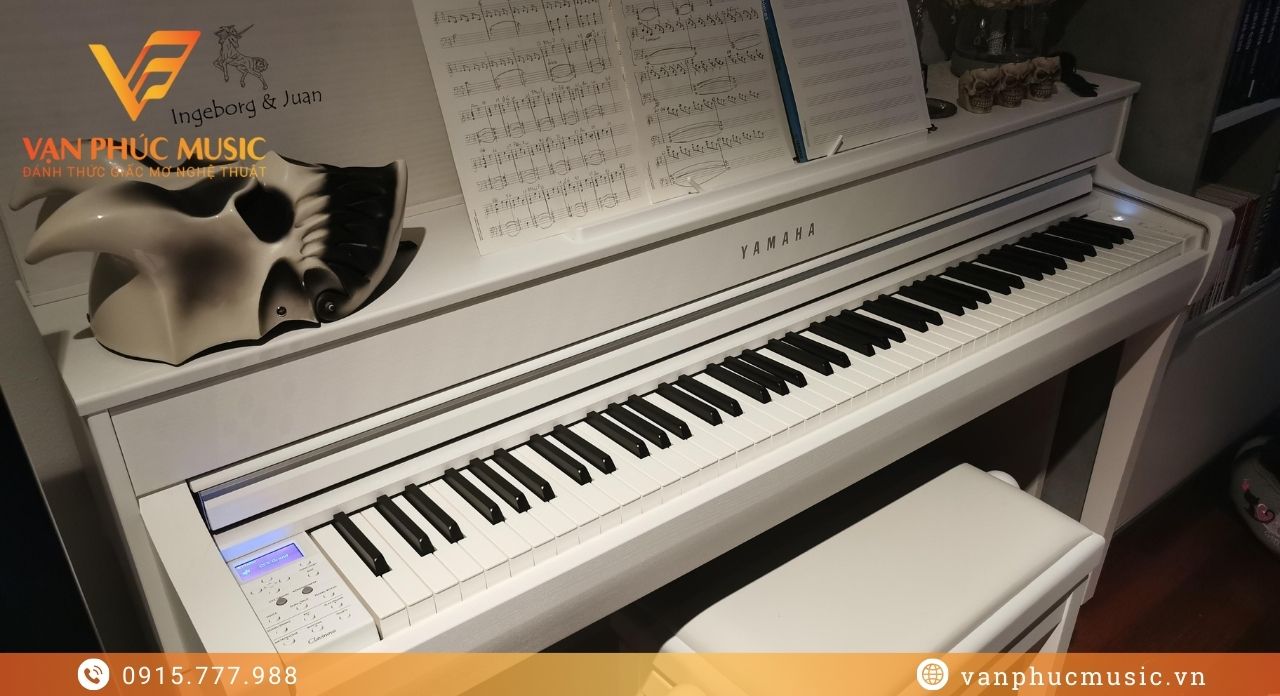 YAMAHA CLP 735WH