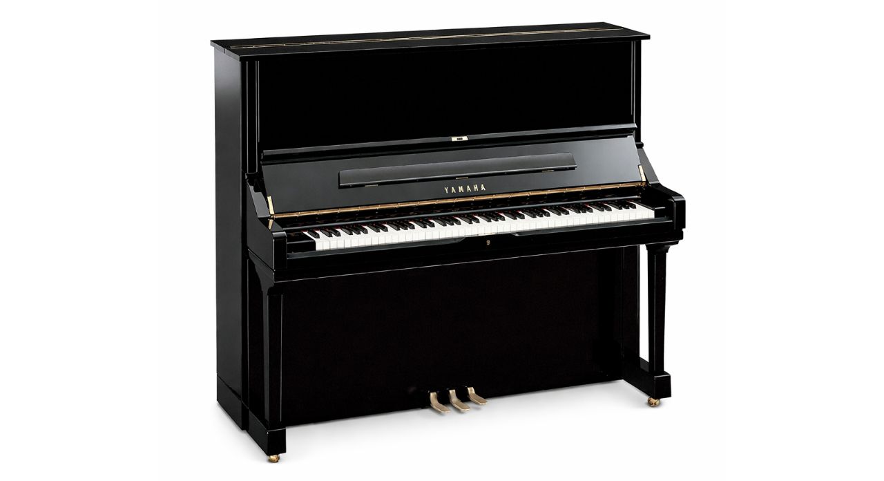 YAMAHA U3E