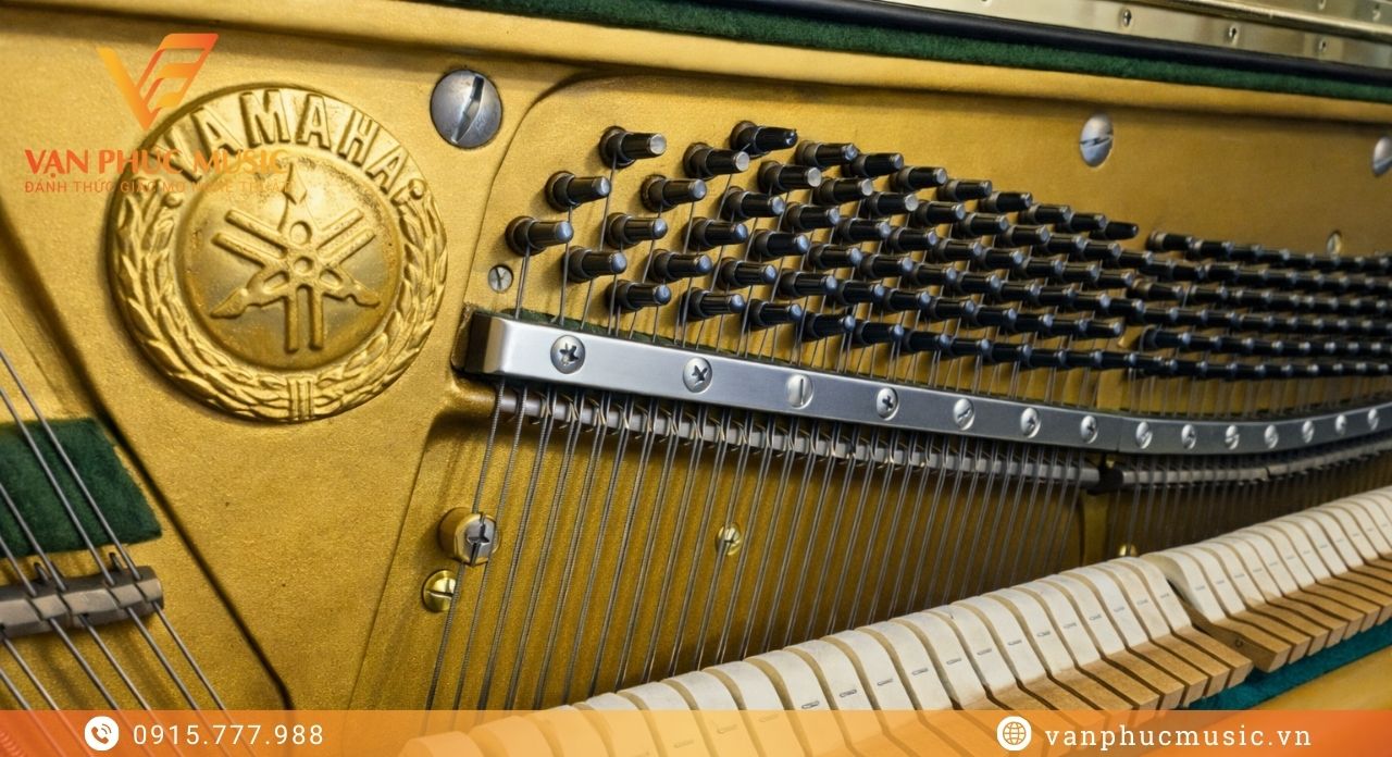YAMAHA U3F