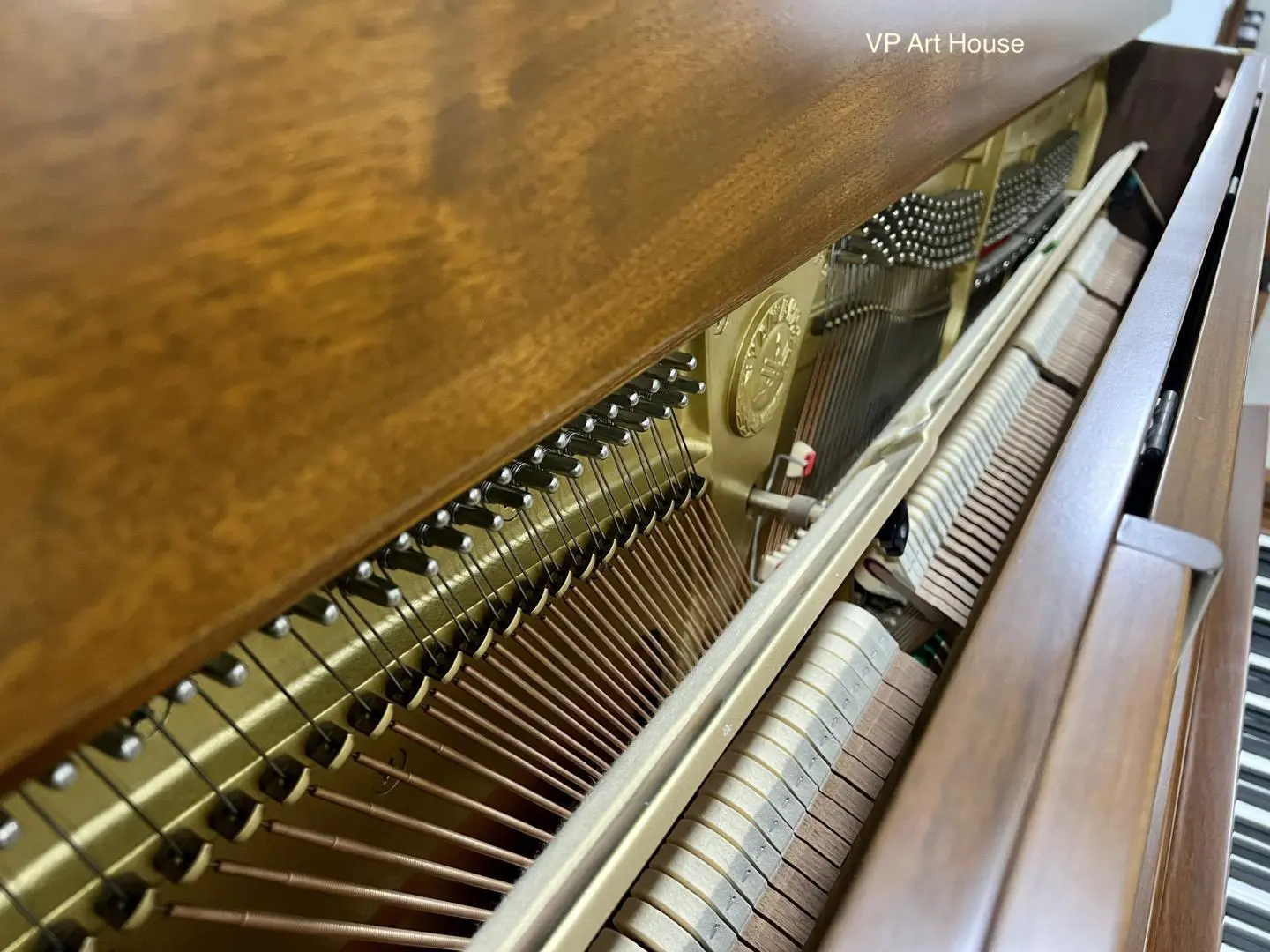 Búa và phím của đàn hướng đến chất lượng như cây grand piano