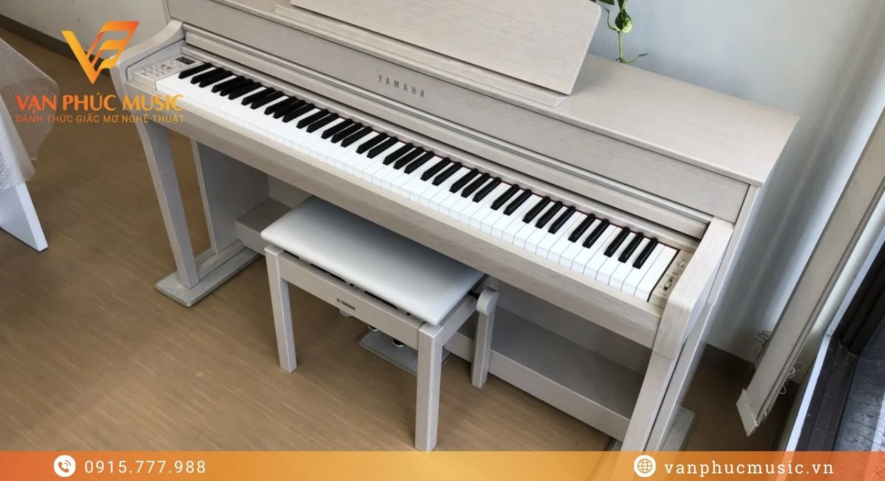 YAMAHA CLP 745WA