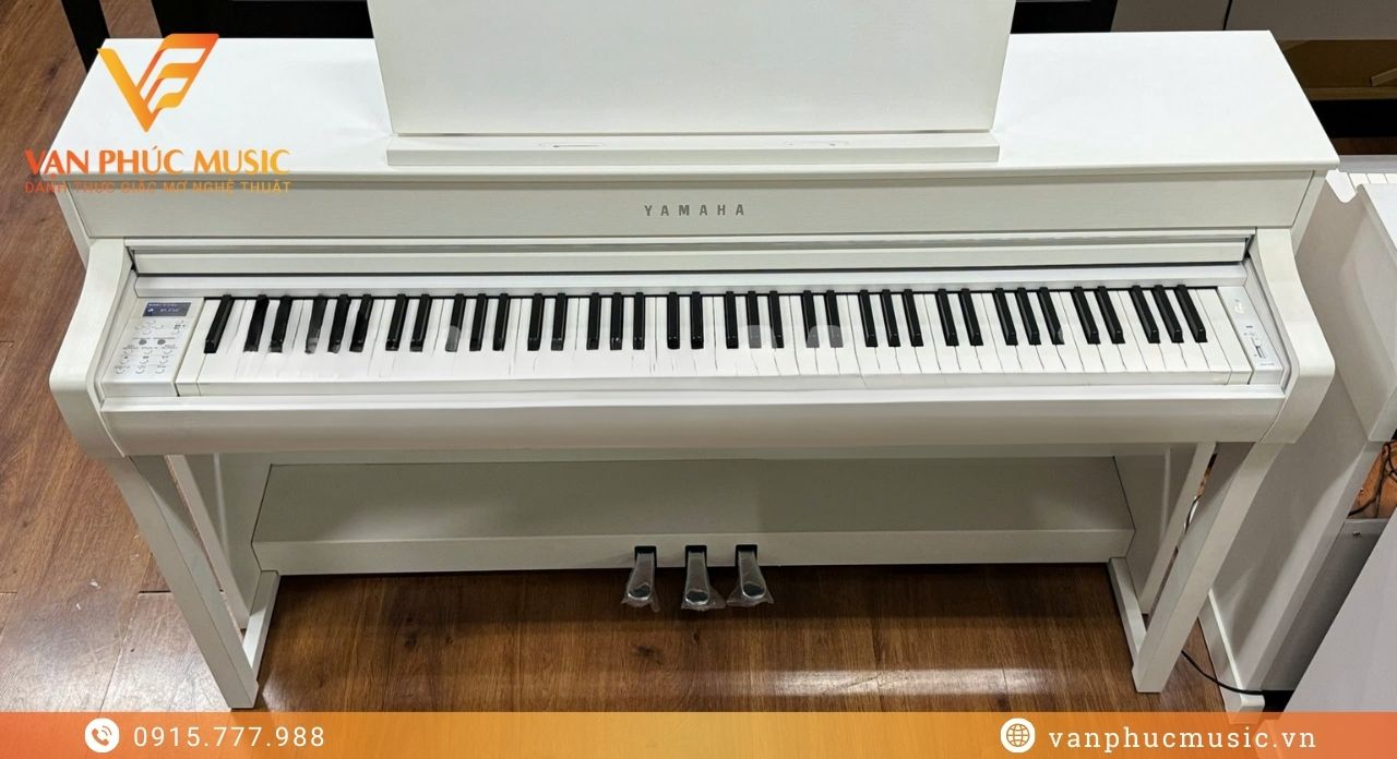 YAMAHA CLP 745WH