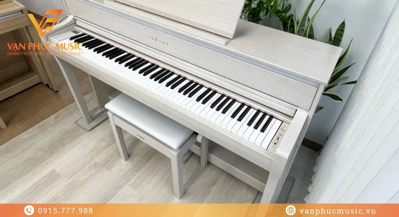 YAMAHA CLP 775WA