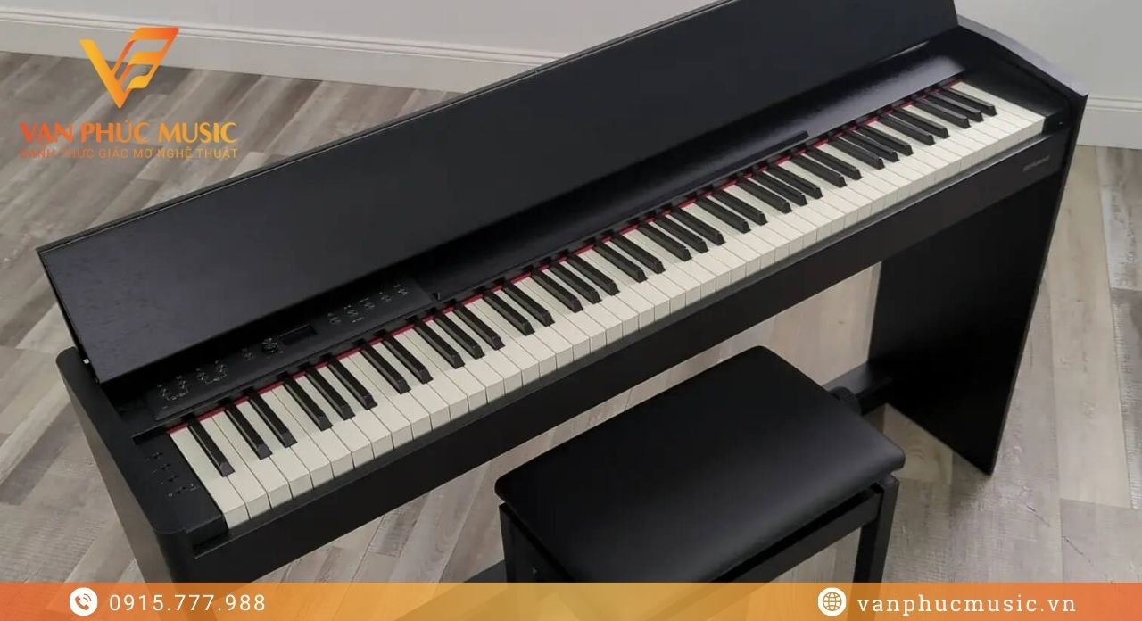 Roland F-701CB