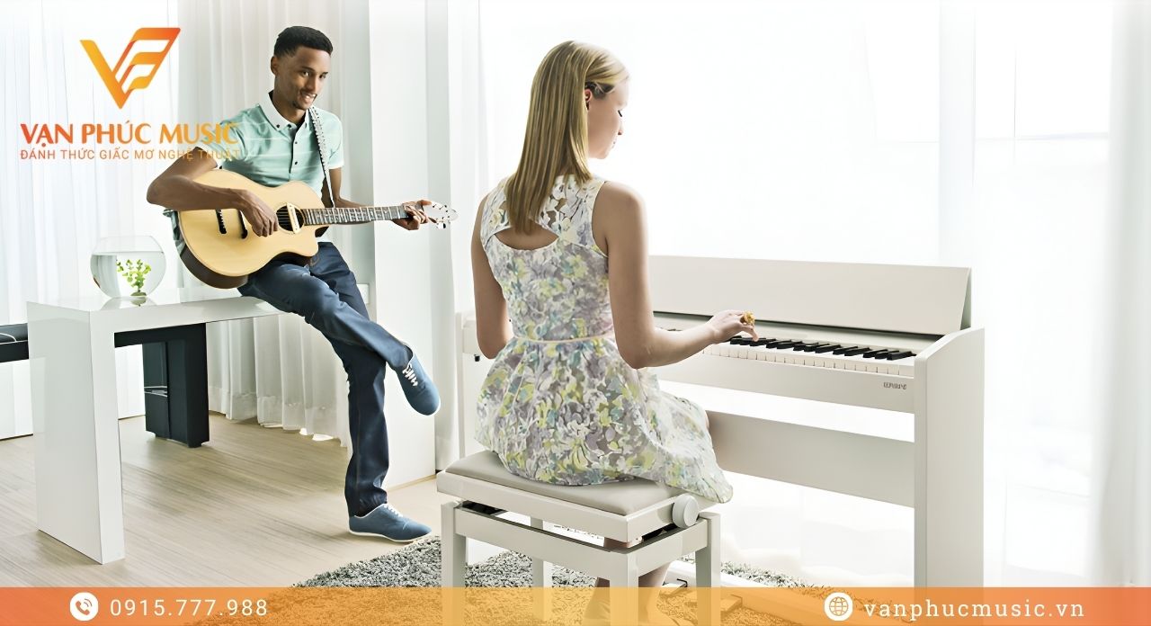 ROLAND F 701WH