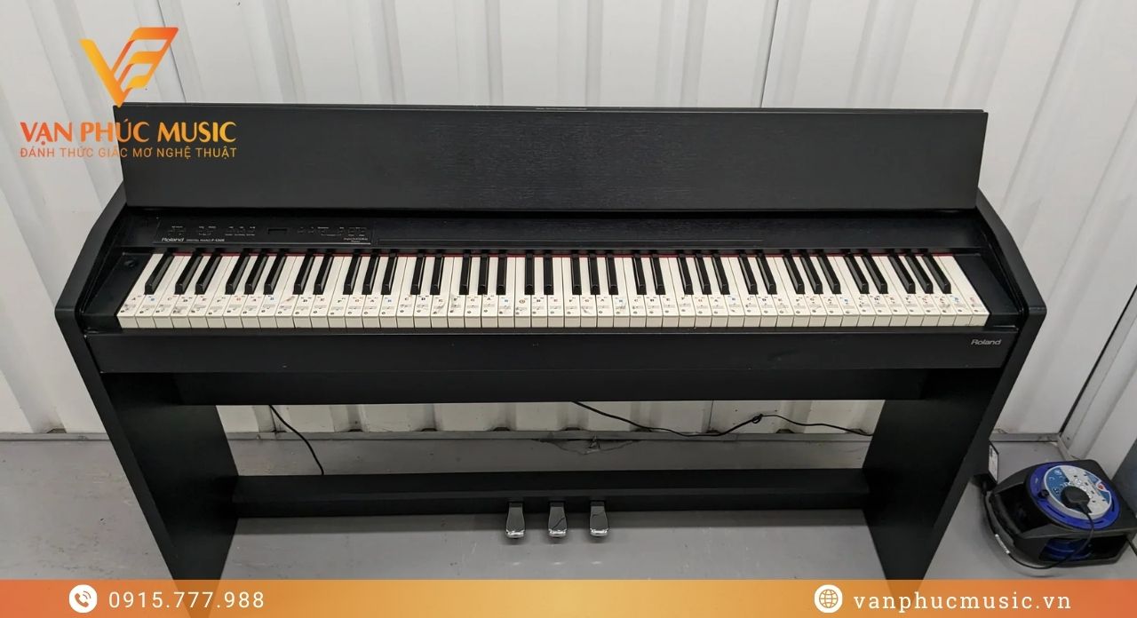 Roland F 130CB