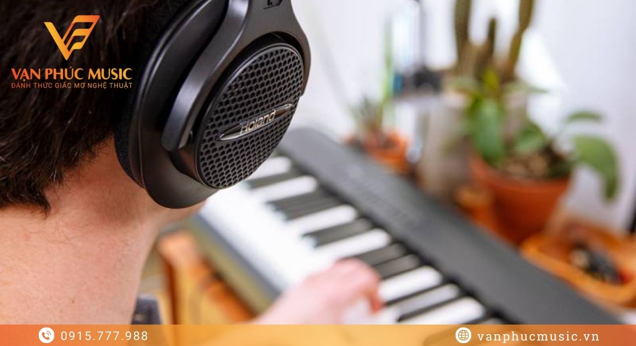 Roland F140CB