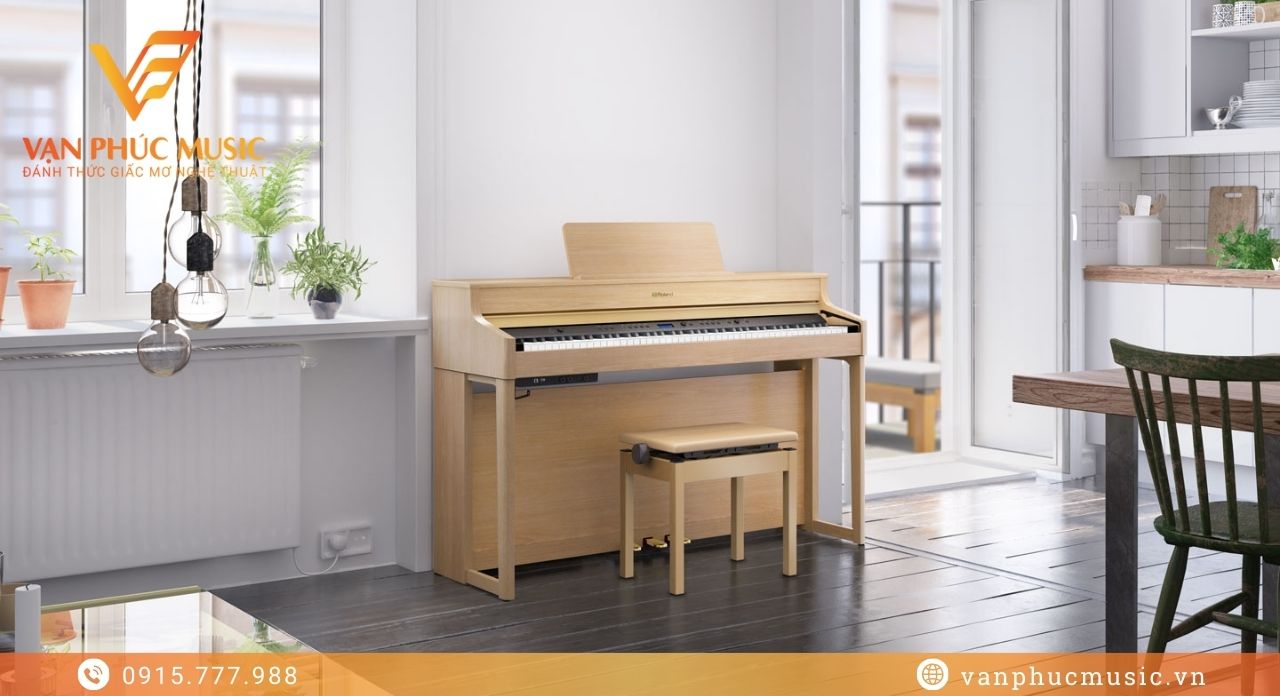 ROLAND HP 702LA
