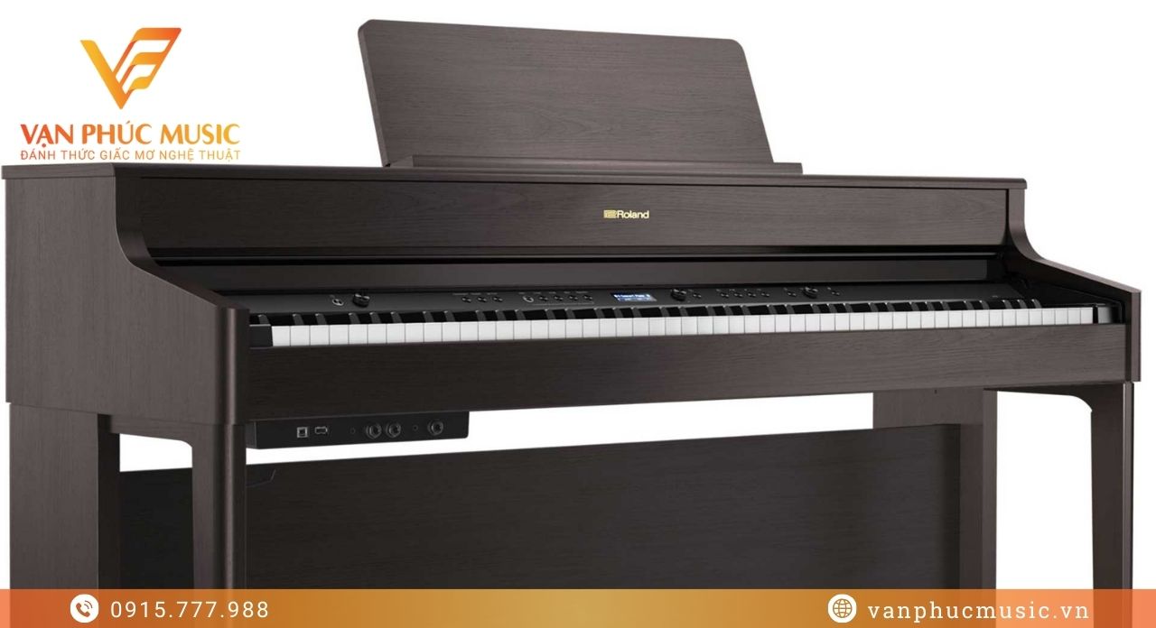 ROLAND HP 704DR