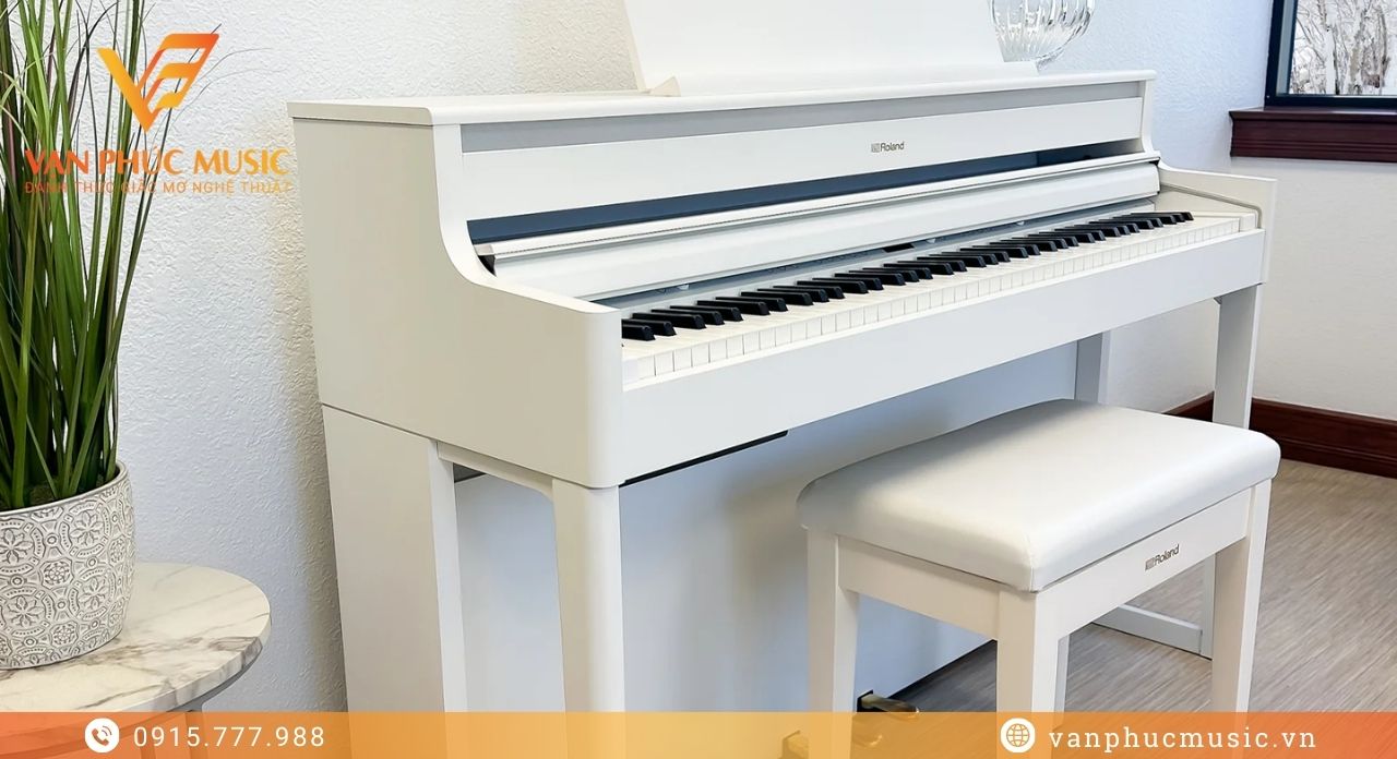 ROLAND HP 704WH
