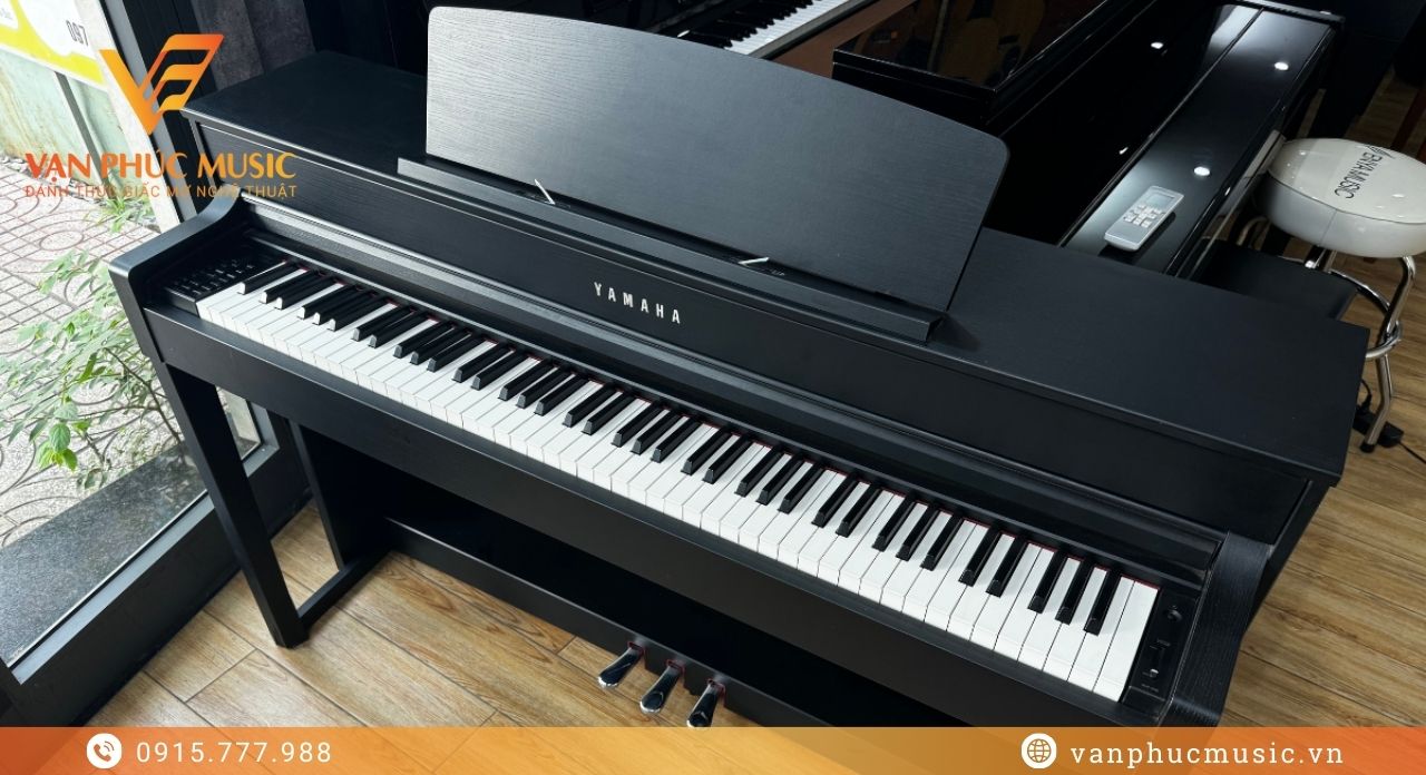 YAMAHA CLP 545B