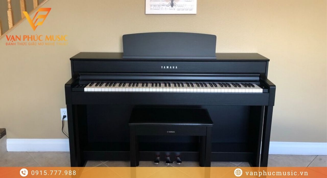 YAMAHA CLP 545B