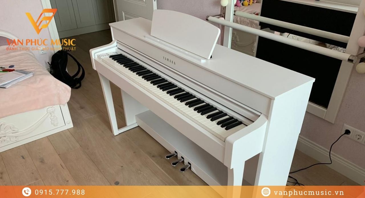 YAMAHA CLP 635WH