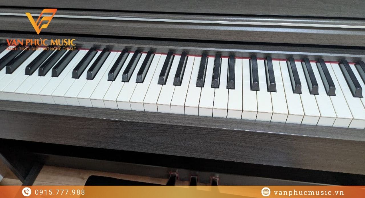 YAMAHA CLP 645DW