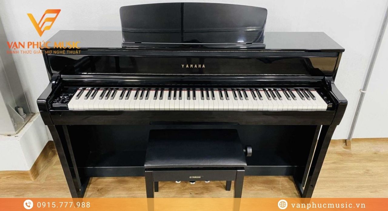 YAMAHA CLP 675PE