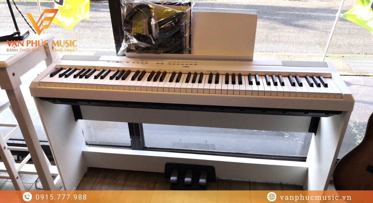 YAMAHA P 115WH