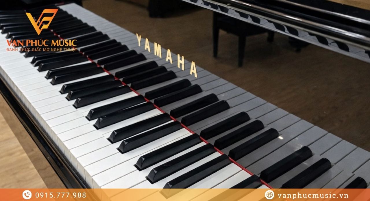grand piano YAMAHA G5B