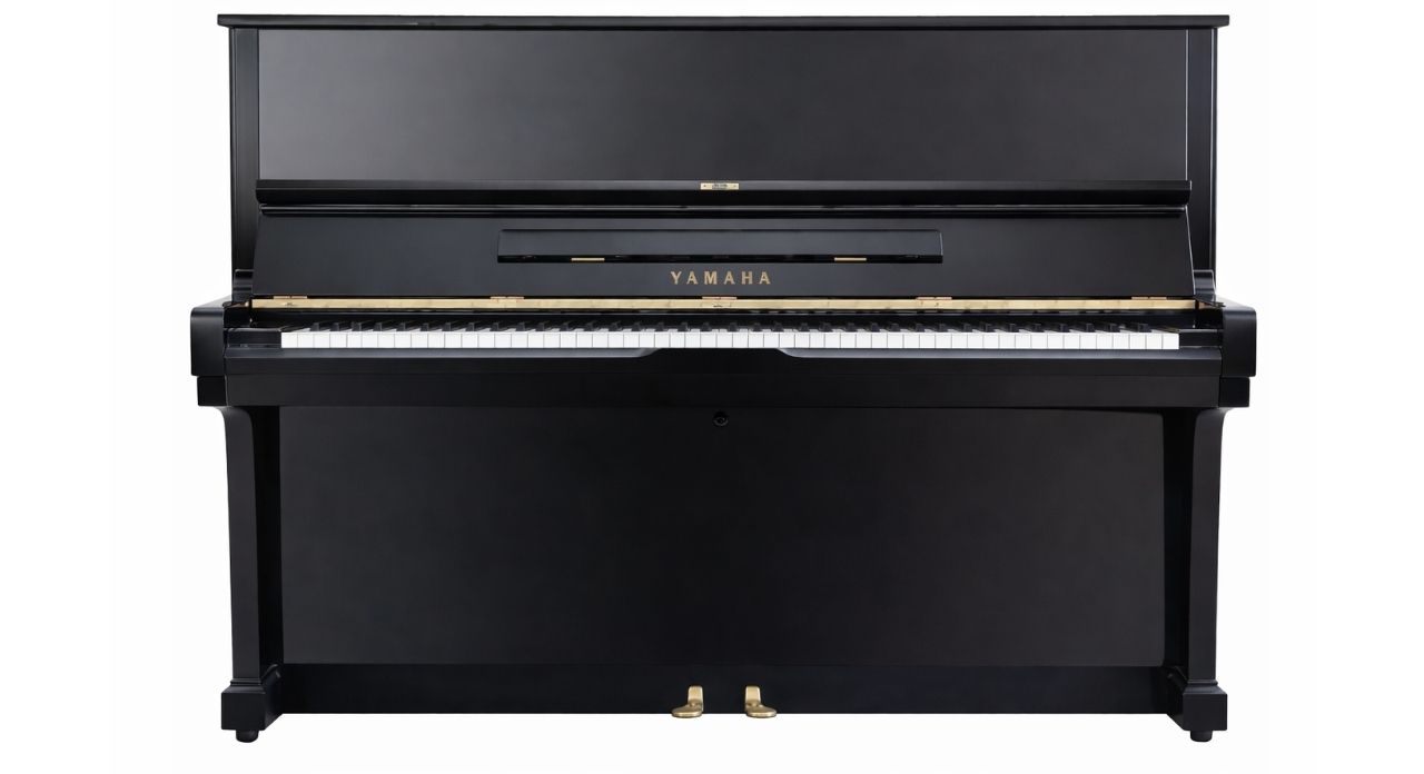 YAMAHA U1D