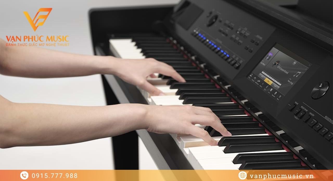 YAMAHA CVP 905B