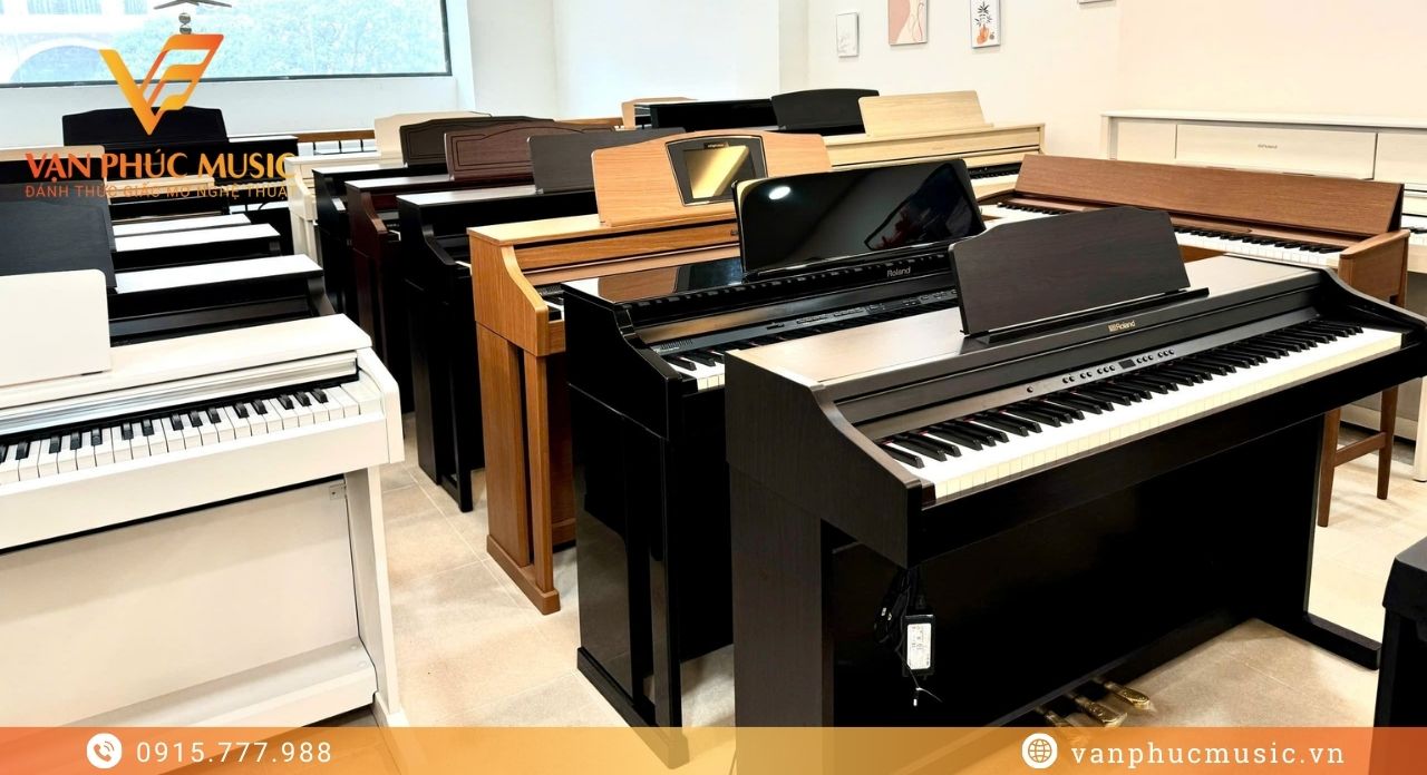 Roland HP 601 cherry wood
