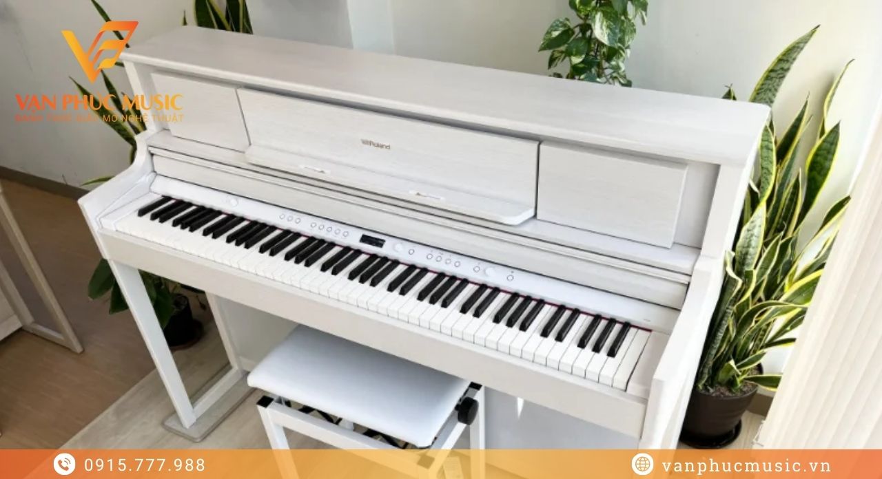 ROLAND LX 705GPSR