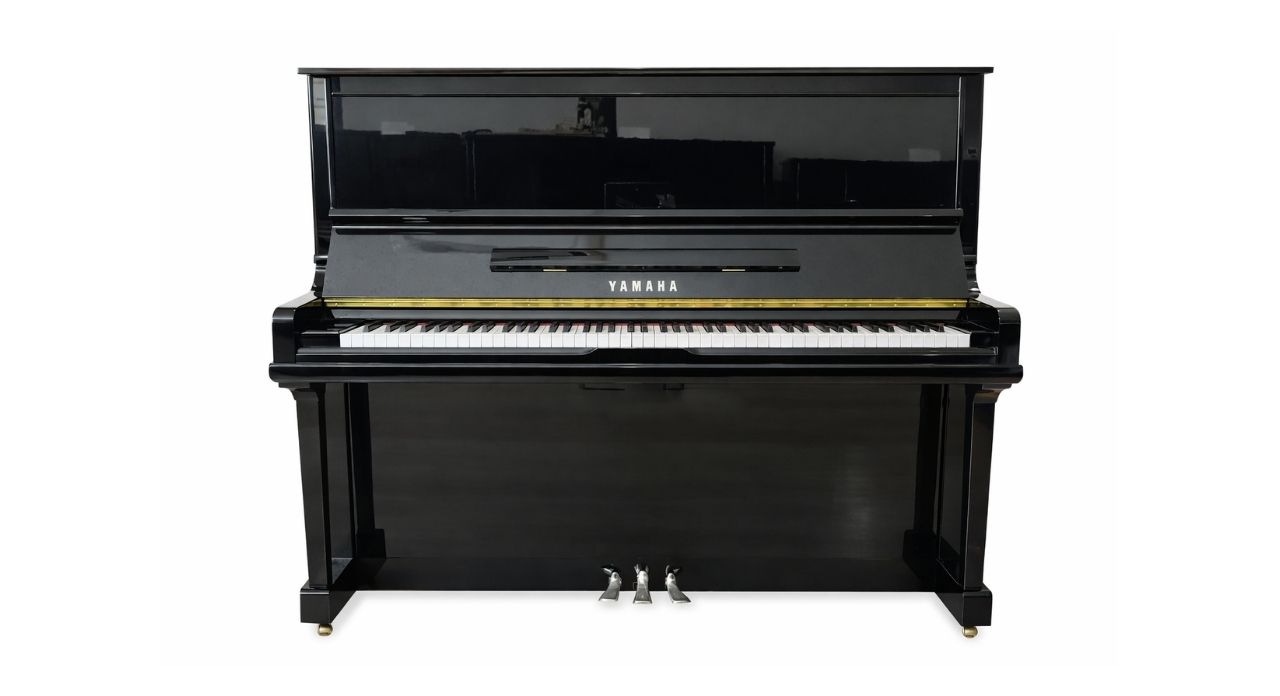 YAMAHA U30A