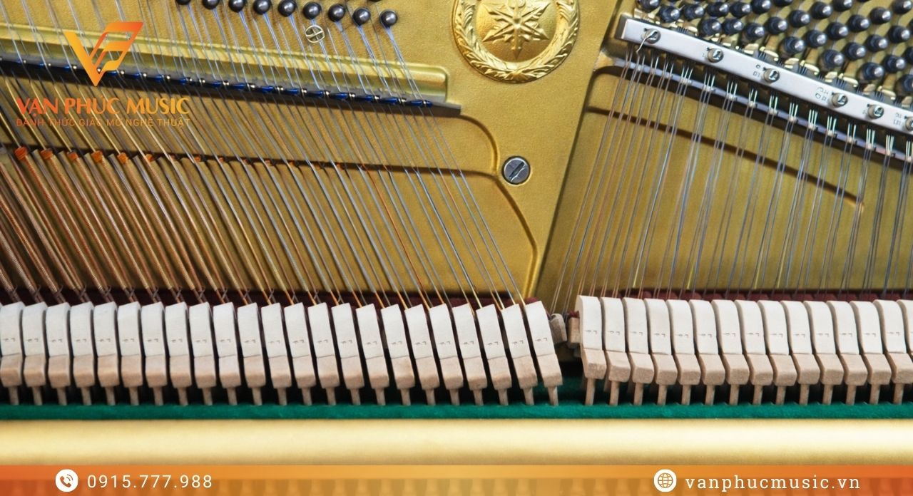 YAMAHA U30A