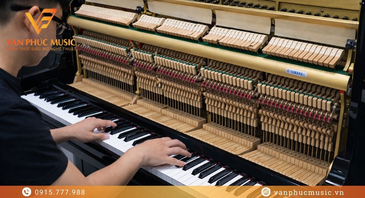 YAMAHA U30BL