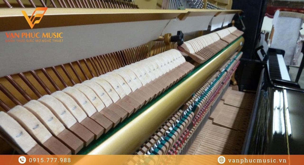 Yamaha UX5 piano cơ