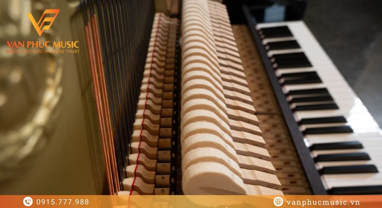 Yamaha YM5SD piano upright