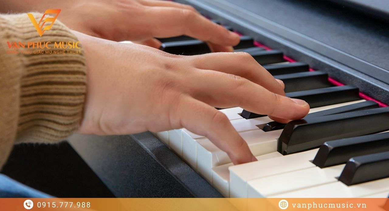 đàn piano điện Roland F107BK
